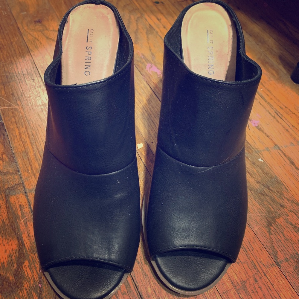 Open toe shoe